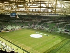 Direitos de Transmissão do Futebol Brasileiro: Como Funciona a TV e o Streaming