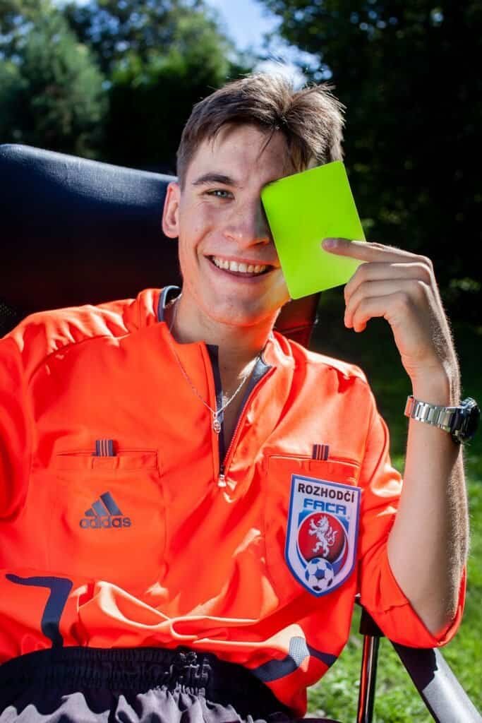 Árbitro de futebol. Foto: Tadeáš Bednarz (CC BY-SA 4.0)