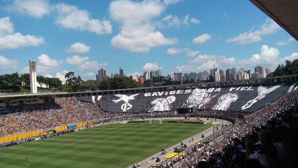Final da Copa São Paulo de Futebol Júnior entre Corinthians e Flamengo, principal vitrine das categorias de base (foto via Wikimedia Commons, CC BY-SA 4.0)