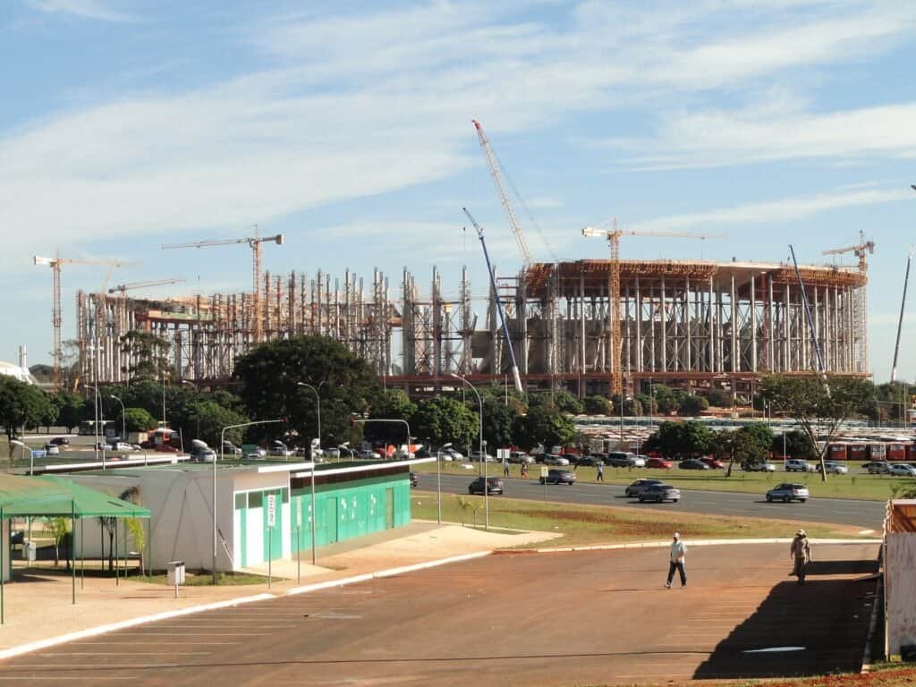 Estádio Mané Garrincha, em Brasília, um dos principais palcos das finais da Supercopa do Brasil (foto: Daderot, CC0, Wikimedia Commons)