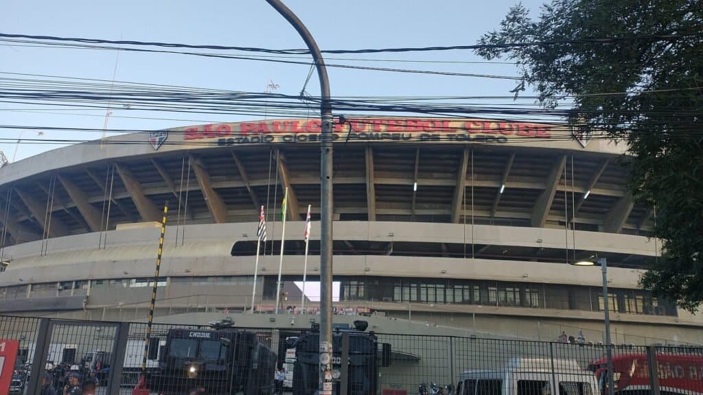 Estádio do Morumbi, palco de partidas do Majestoso entre Corinthians e São Paulo. Foto: Mtvdanilo (CC BY-SA 4.0, Wikimedia Commons)
