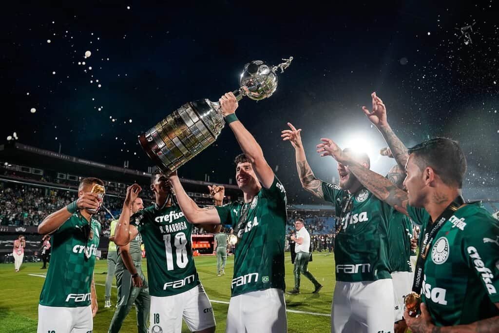 Final da Copa Libertadores no Estádio Centenário, competição que recebe classificados pela tabela do Brasileirão (foto: Artigas Pessio, CC BY-SA 4.0, Wikimedia Commons)