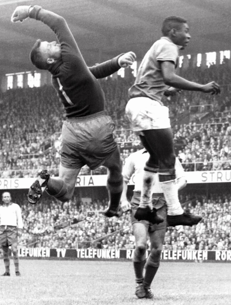 Pelé em ação pela Seleção Brasileira na Copa do Mundo de 1958 (foto: Scanpix, via Wikimedia Commons, domínio público)
