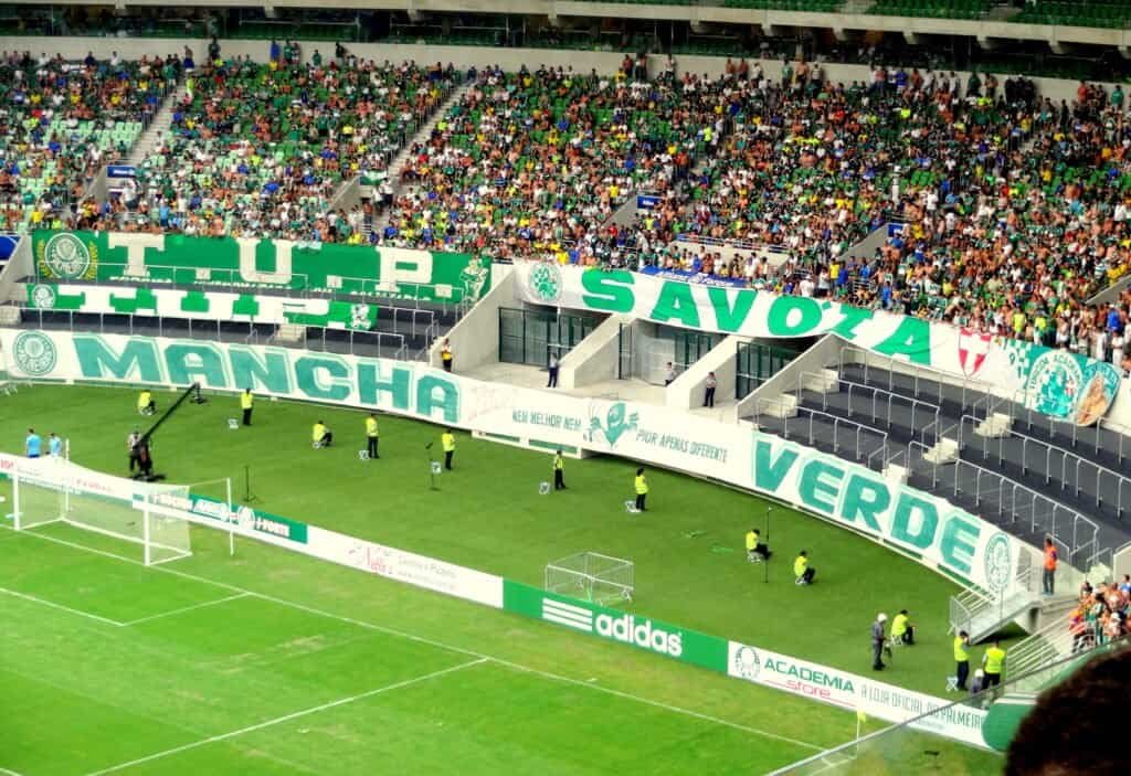 Allianz Parque, estádio do Palmeiras — foto de Roberto Sabino, CC BY 2.0, Wikimedia Commons