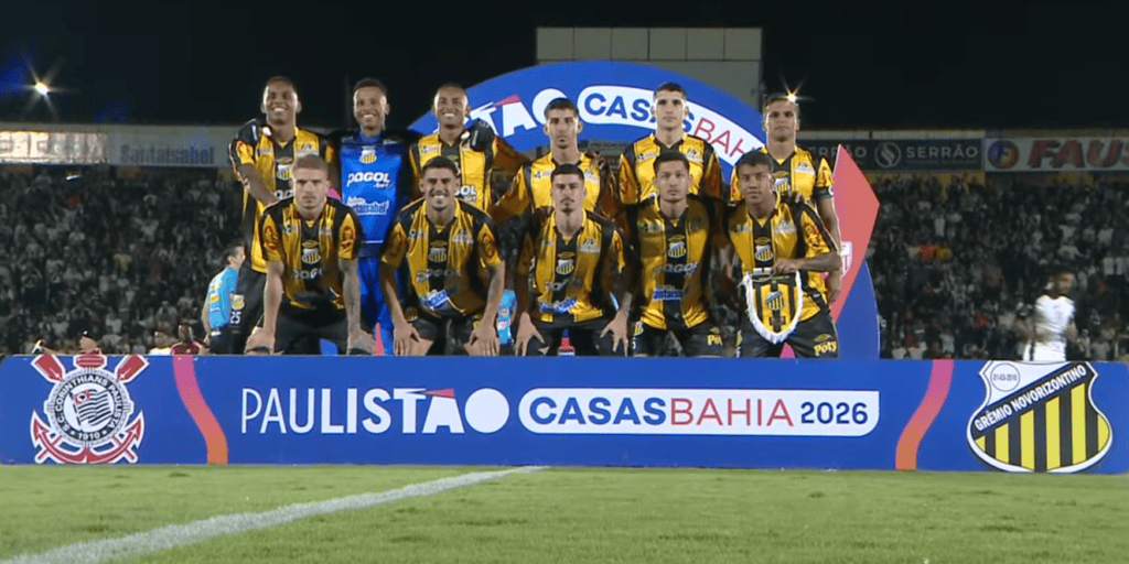 Elenco do Grêmio Novorizontino em 2026 — Foto: Jaime Takaguchi (Wikimedia Commons, CC0)