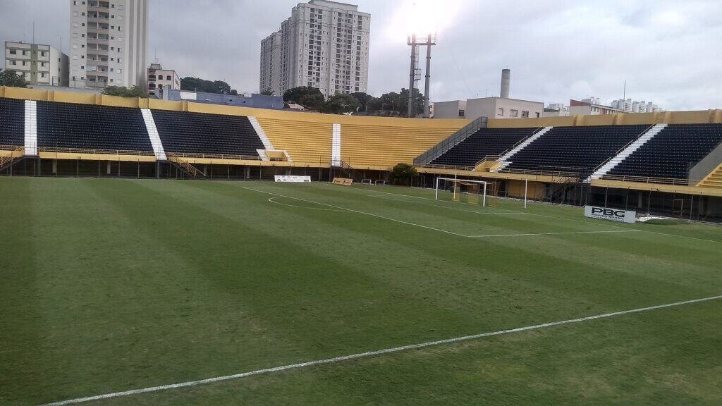 Estádio Primeiro de Maio, em São Bernardo do Campo (SP), casa do São Bernardo FC. Foto: Antônio Lucarelli (CC BY-SA 4.0 / Wikimedia Commons)