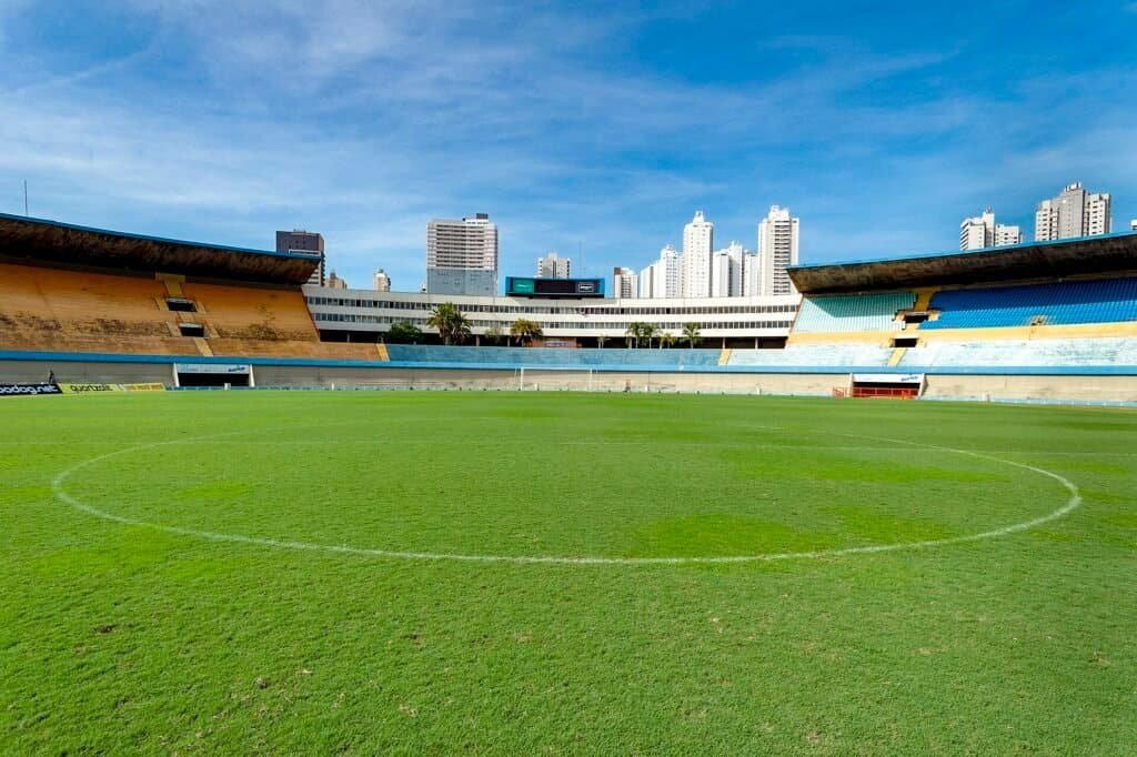 Estádio Serra Dourada, em Goiânia, uma das casas do Goiás Esporte Clube. Foto: Leandro Moura/MTur / Wikimedia Commons (domínio público)